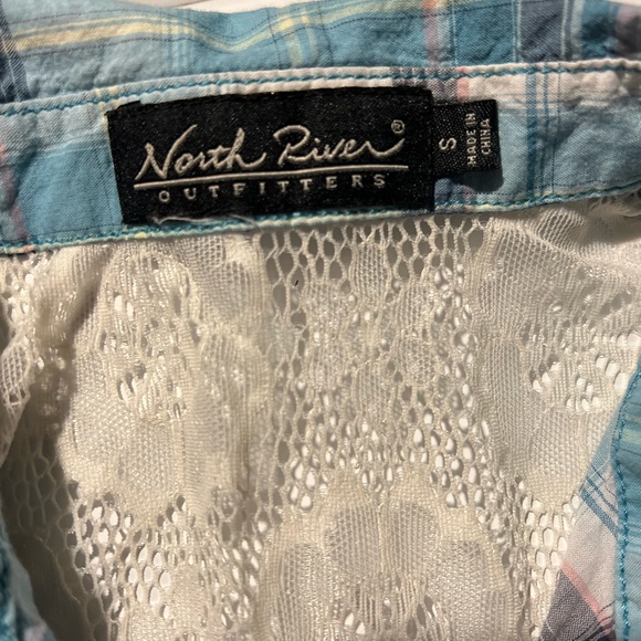 🌼 Plaid & Lace Button Up Shirt - Picture 3 of 3